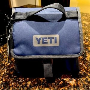 Yeti day trip lunch bag brand new in Navy